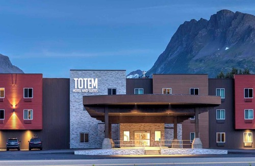 Valdez Hotel | Totem Hotel and Suites