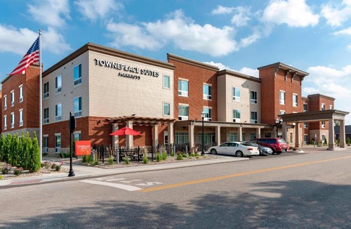 Jeffersonville Hotel | TownePlace Suites by Marriott Louisville North