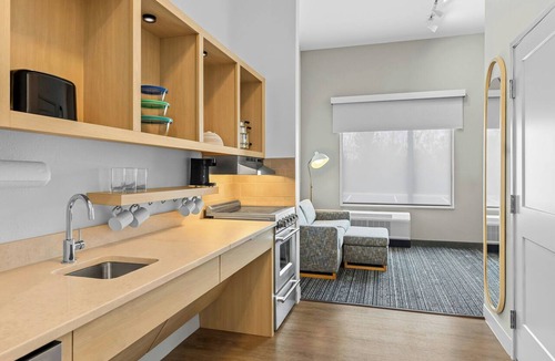 Girard Hotel | Towneplace Suites By Marriott Youngstown North