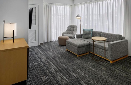 Lawrence Hotel | TownePlace Suites by Marriott Lawrence Downtown