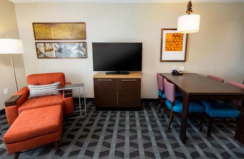 Lake Forest Hotel | TownePlace Suites Irvine Lake Forest