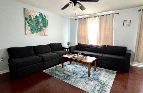 Bridgeport Apartment | Townhouse Bridgeport Close UHC,FBI,Bridge complex