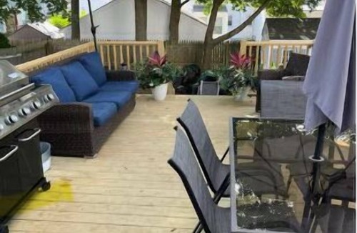 Middletown House | Townhouse Close to Downtown Newport & Beaches