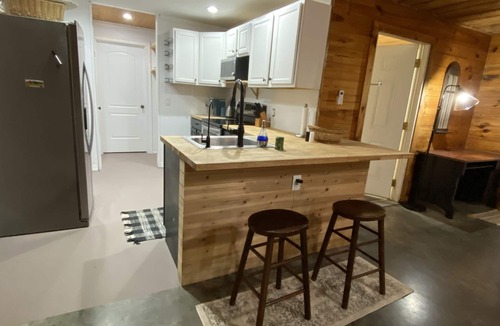 Mammoth Cave Cabin | Trailboss Cabin near Mammoth Cave at Noble Pine Campground