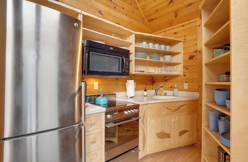 Wardensville House | Trails & Streams On-Site: Wardensville Escape!