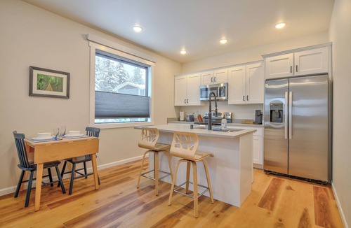Juneau Apartment | Tranquil 1-bedroom apartment in beautiful Juneau perfect for relaxing