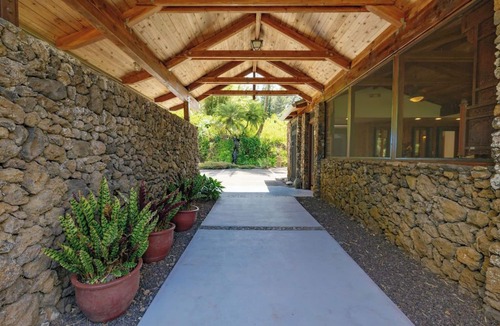 Ulumalu House | Tranquil 4-bedroom on Tropical Flower Farm in Haiku, Maui