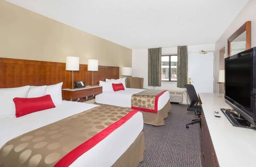 Cedar City Hotel | Tranquil Getaway Perfect for Families & Pet Lovers in Cedar! Pool Access!
