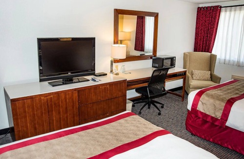 Cedar City Hotel | Tranquil Getaway Perfect for Families & Pet Lovers in Cedar! Pool Access!