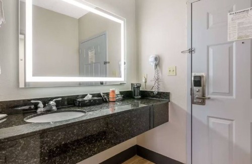 Jeffersontown Hotel | Tranquil Louisville East Stay w/Pool Just a Short Drive from Downtown - 2 Units