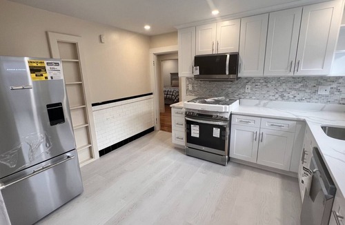 St. Elizabeth's Condo | Tranquil Renovated 3BR Allston Condo + Parking , Close to Harvard/BU/BC/MIT!