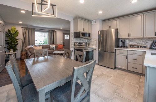 Overland Park House | Tranquil Retreat in Overland Park Charm with Kansas City Convenience