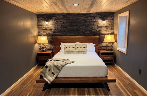 Trapper Creek Cabin | Trapper Creek Lodge, 2 HOMES