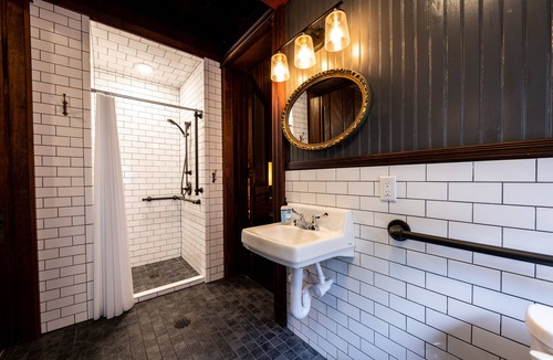 South Side Flats Hotel | Traveler's Rest Hotel