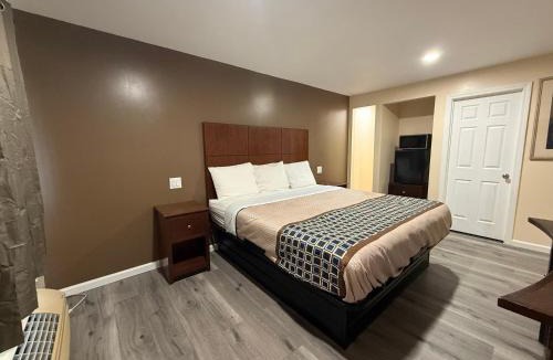 Albion Hotel | Travelers Motor Lodge