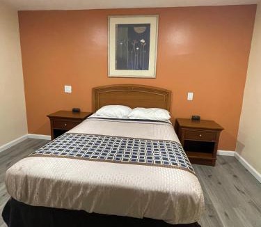 Albion Hotel | Travelers Motor Lodge