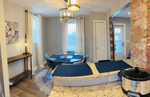 Portage Lakes House | Traveling Professional's Paradise portage lakes Akron canton area dog friendly!