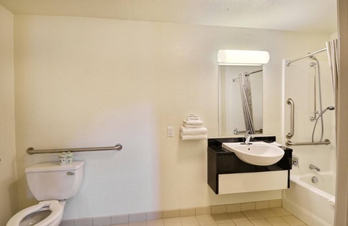 Brattleboro Hotel | Travelodge by Wyndham Brattleboro VT