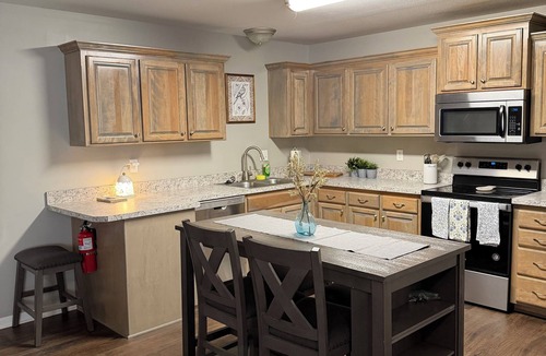 Warrensburg House | Tremendous 3-bedroom townhome with close to Cave Hollow Park in Warrensburg