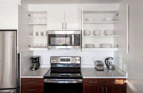 South Brookline Apartment | Trendy Chestnut Hill 1BR w/ W/D & Gym, nr Hancock Village, by Blueground