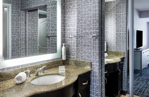Canonsburg Hotel | Trendy Three King Studio Suites Ideal for Group Stays Near Local Hotspots