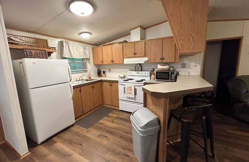 Rockwood House | Triple Creek Hideaway is located so close to hiking trails and ski resorts!