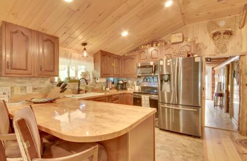 Freedom House | Trout Ponds & Sauna: Unique Log Cabin in Freedom