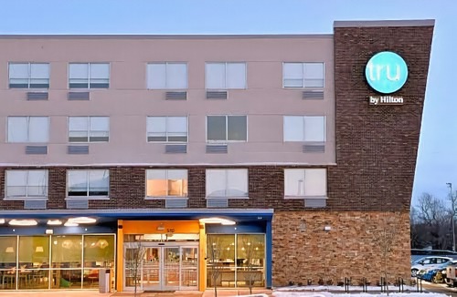 Lawrence Hotel | Tru by Hilton Lawrence