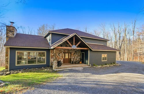Old Timberline House | Truly majestic Bluebird Day is rental royalty. Book your stay today!