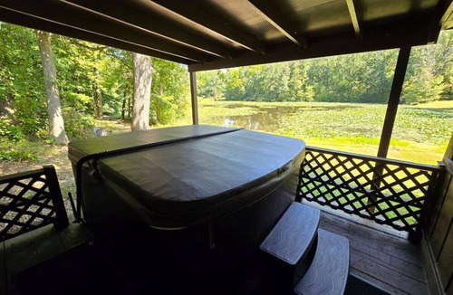Streetsboro Cabin | Turkey Trot & Silly Cabin At Heron Hill Retreat!