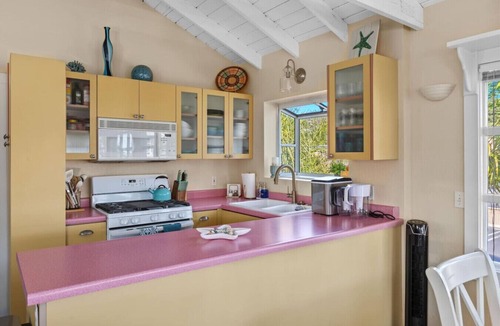 Avila Beach House | `Turquoise Tiki Avila Beach` 3 bd/2 bath, sleeps 8