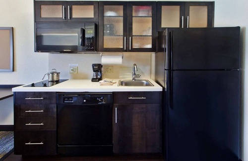 Central Oklahoma City Hotel | Two 1BR Suites Close to Oklahoma State Museum of History! Pet Friendly!