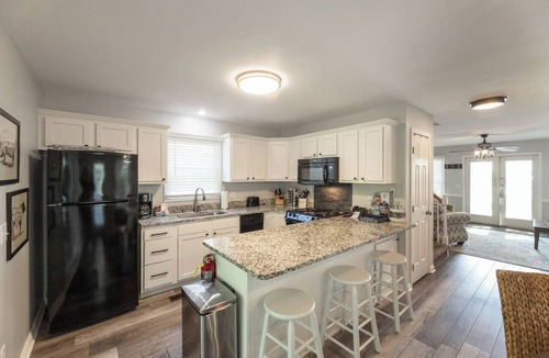 Grand Rivers Condo | Two Bedroom Harbor View Condo