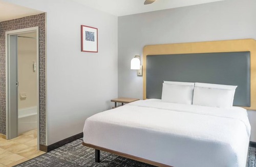 Canonsburg Hotel | Two Luxe King Unit — A Perfect Group Stay Near Dining, Parks & Area Fun