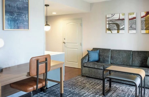 Canonsburg Hotel | Two Modern 1BR King Studio Suites Near Dining, Parks & Local Attractions