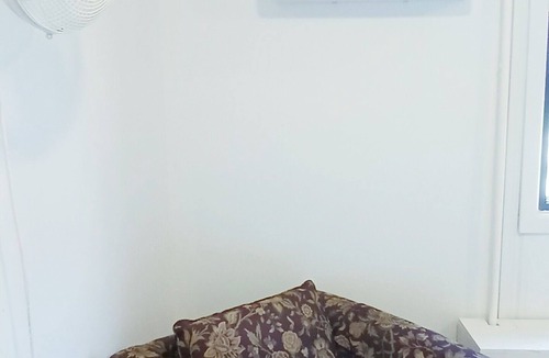 New London House | Two Private Rooms with one Exclusive Bath, half mile to Rt. 95, Self check-in