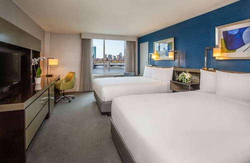 East Cambridge Hotel | Two Queens Bed Stay with River View