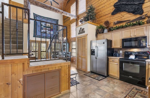 Branson Theater District Cabin | Two Side by Side Cabins in the Heart of Branson,Sleeps 14, Ticket DEALS and Golf Discounts