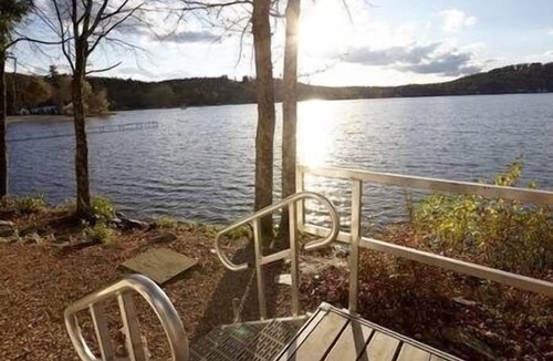 Spofford House | Tyler House, 4 Bedrooms, 2 Bathrooms, House to steps to Lake Spofford