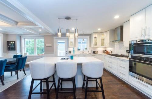 Waltham House | Ultra-Luxurious Home near Boston Pet-Friendly