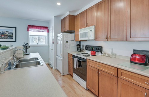 Bar Harbor Condo | Unbeatable Downtown Location! Bar Harbor Apt