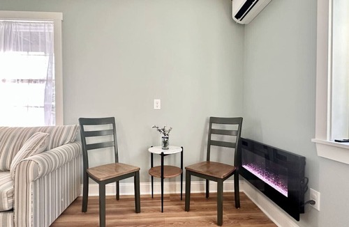 Town Hill House | Unique 2 Studio Apartment Spacious Home [Deer Run]