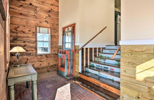 Duenweg Apartment | Unique Joplin Gem: Converted Train Car Studio
