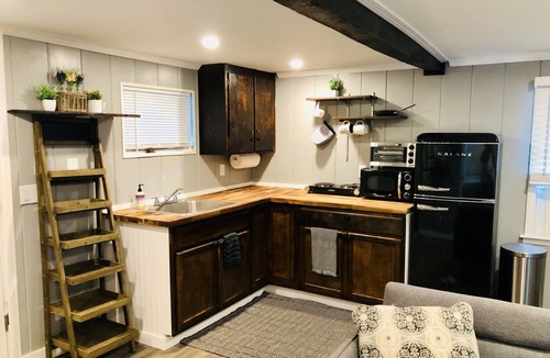 Shawnee Apartment | Unique Tiny Home near Shawnee Mission Park