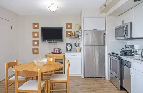Napeague Apartment | Unit 2012: 1-Bedroom | 1st Floor-Dune View | Court Side