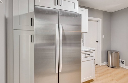Downtown Akron House | University of Akron Retreat: Dogs Welcome!