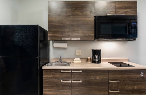 Moab Hotel | Unwind in a Spacious Room with Kitchen, Pet-Friendly, Free Parking