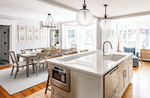 Kennebunk House | Updated 5 Bedroom, 3.5 Bathroom, Walk to Dock Square & 3/4 mile to Goochs Beach!