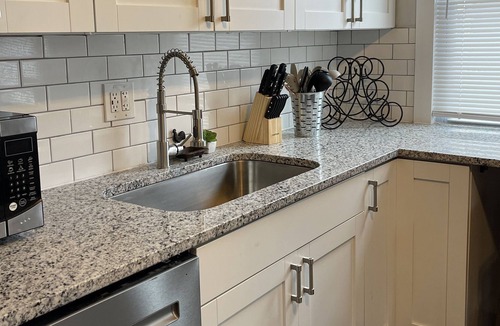 Pittsburgh House | Updated & Modern Industrial 3 Bedroom 2 Bath Home