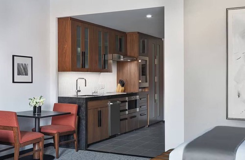 Ivins Hotel | Upscale Desert Room for Relaxation Near Iconic Utah Parks & Sights - 1.5 miles